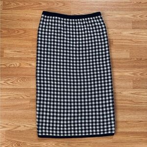 Vintage Jimmy Garcia Black and White Knit Houndstooth Checker Midi Pencil Skirt